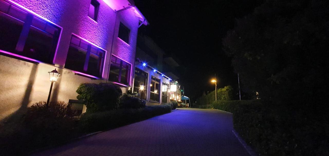 Hotel Bigger Hof - Wirtshaus Platzhirsch Am Jahnplatz Olsberg Bagian luar foto