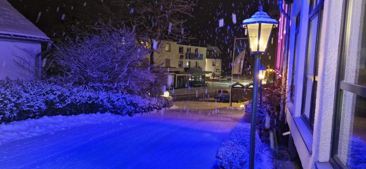 Hotel Bigger Hof - Wirtshaus Platzhirsch Am Jahnplatz Olsberg Bagian luar foto