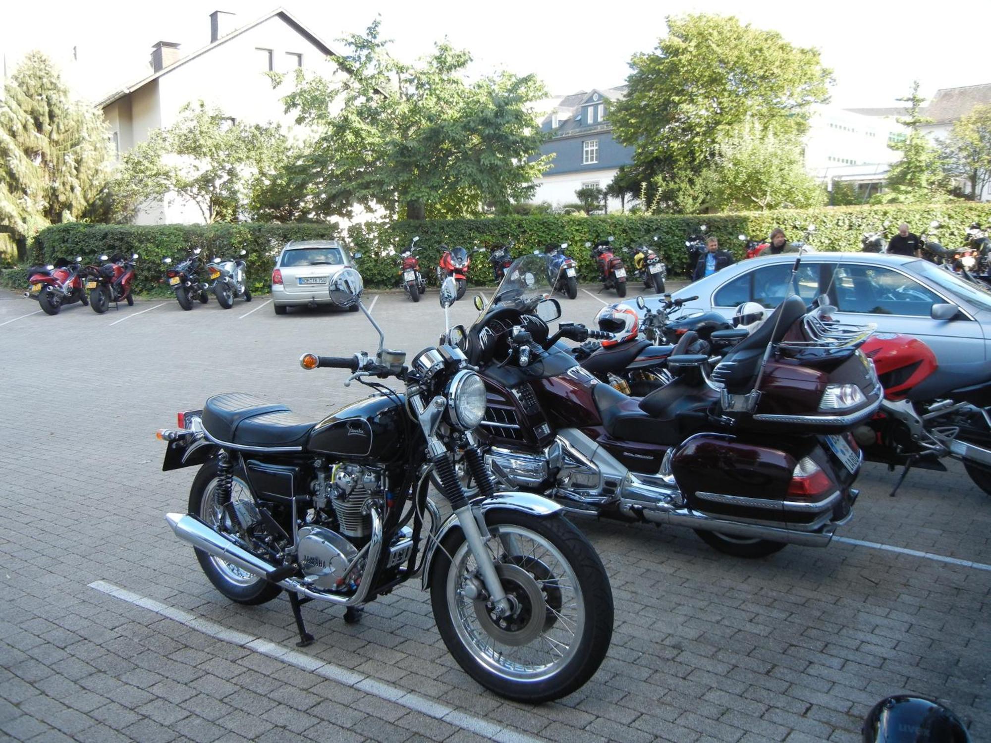 Hotel Bigger Hof - Wirtshaus Platzhirsch Am Jahnplatz Olsberg Bagian luar foto