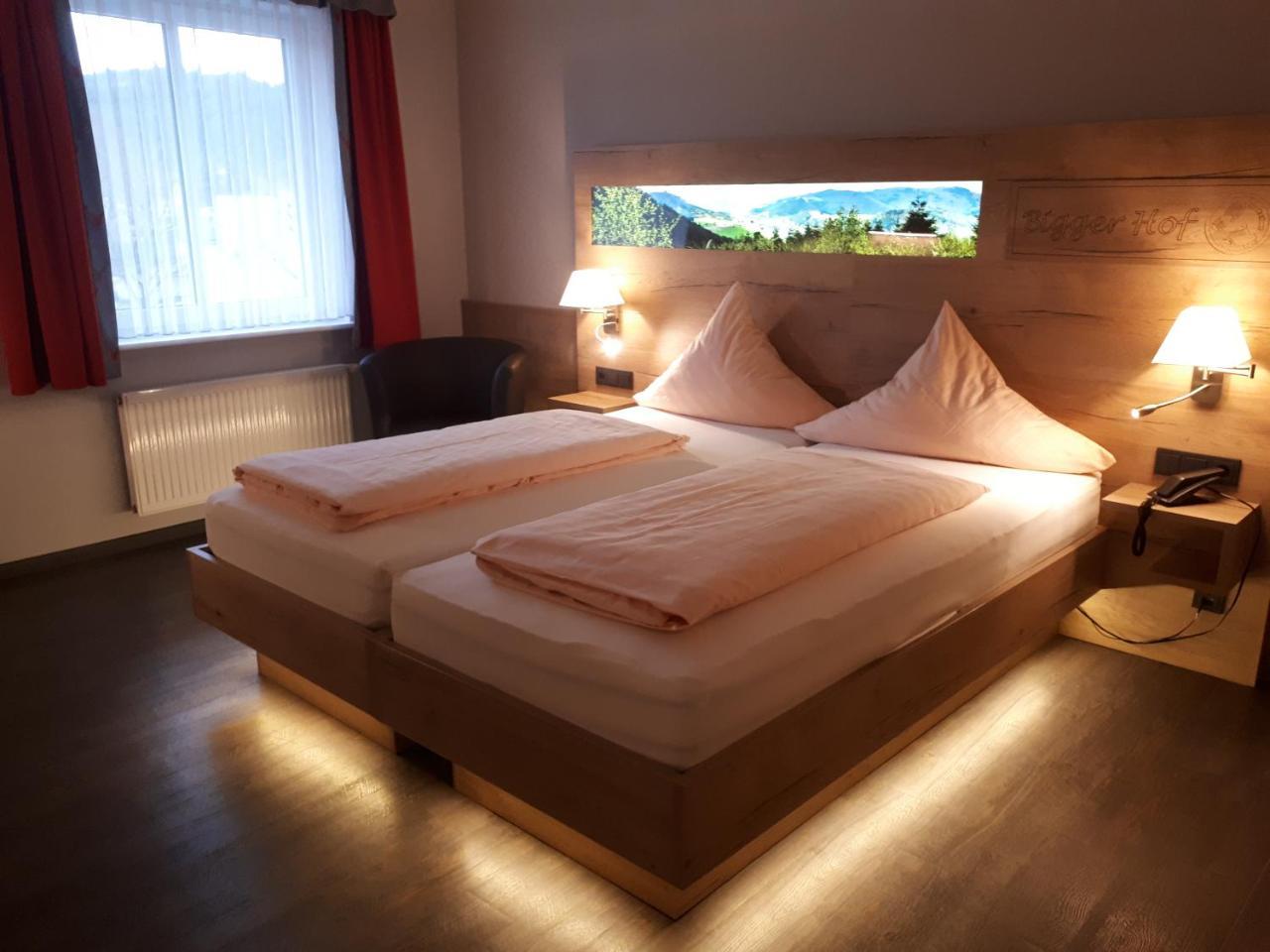 Hotel Bigger Hof - Wirtshaus Platzhirsch Am Jahnplatz Olsberg Bagian luar foto