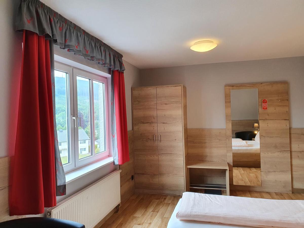 Hotel Bigger Hof - Wirtshaus Platzhirsch Am Jahnplatz Olsberg Bagian luar foto